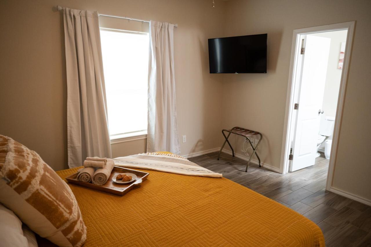 에든버그 Fabulous King Size Bed In A Gated Neighborhood! 아파트 외부 사진